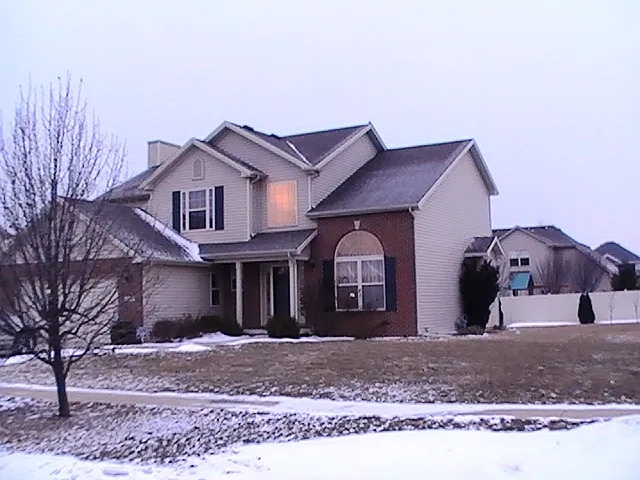 2001 Emerald Dr photo 1