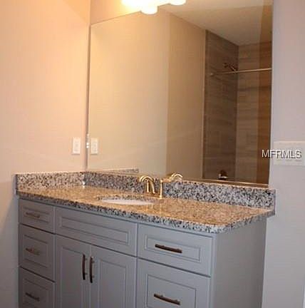 5th image of 2942 Hawthorne St