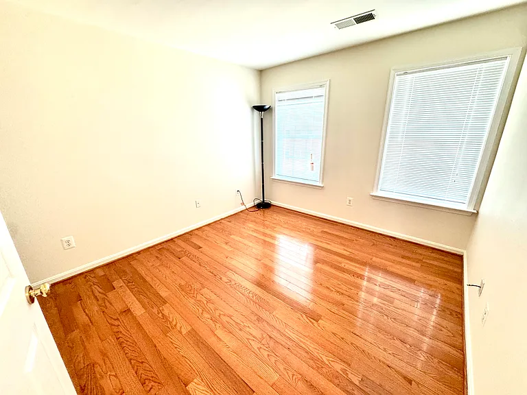 3381 Beechcliff Dr — Photo 27