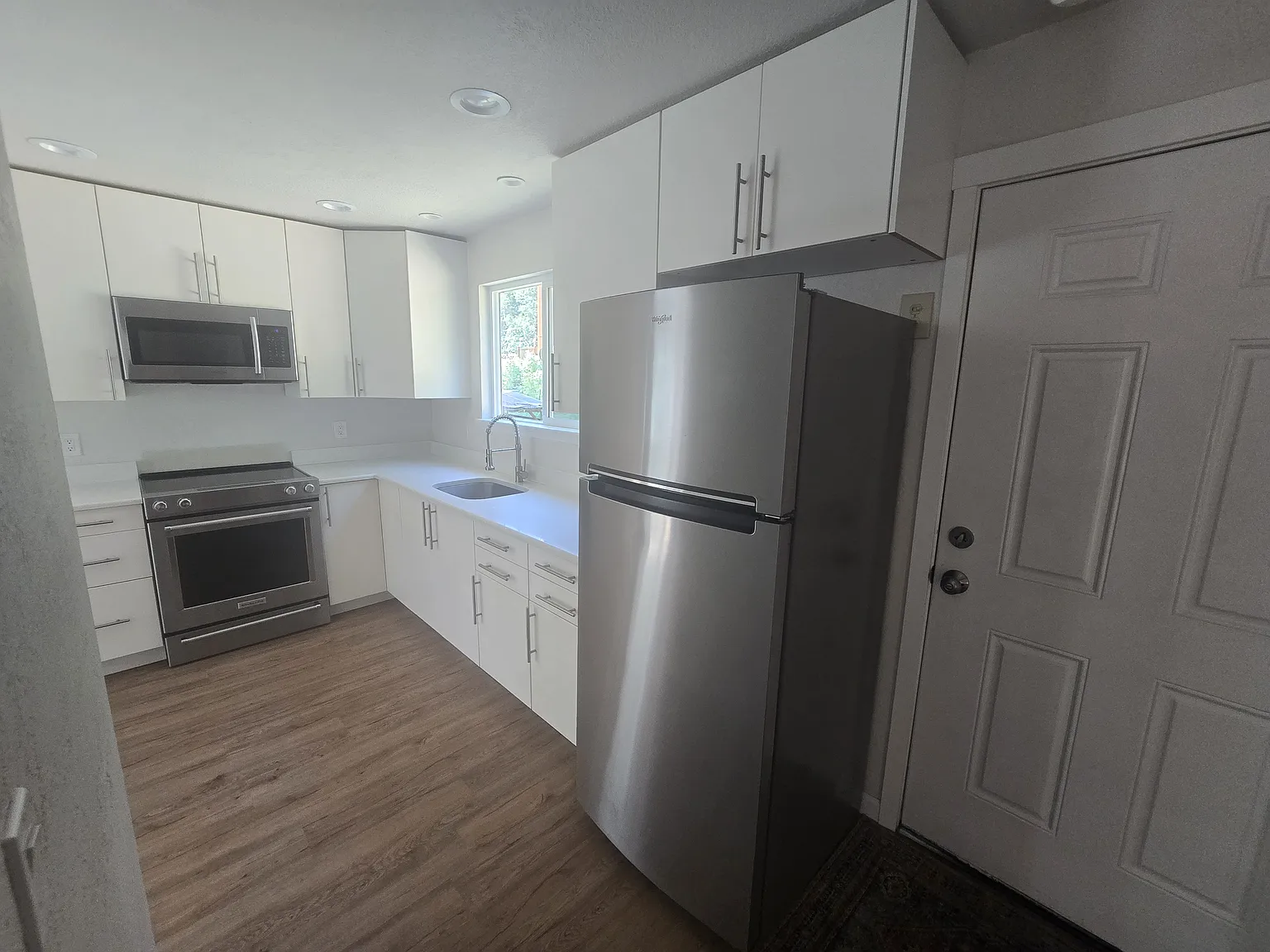 1 bed, $2,500 — Photo 2