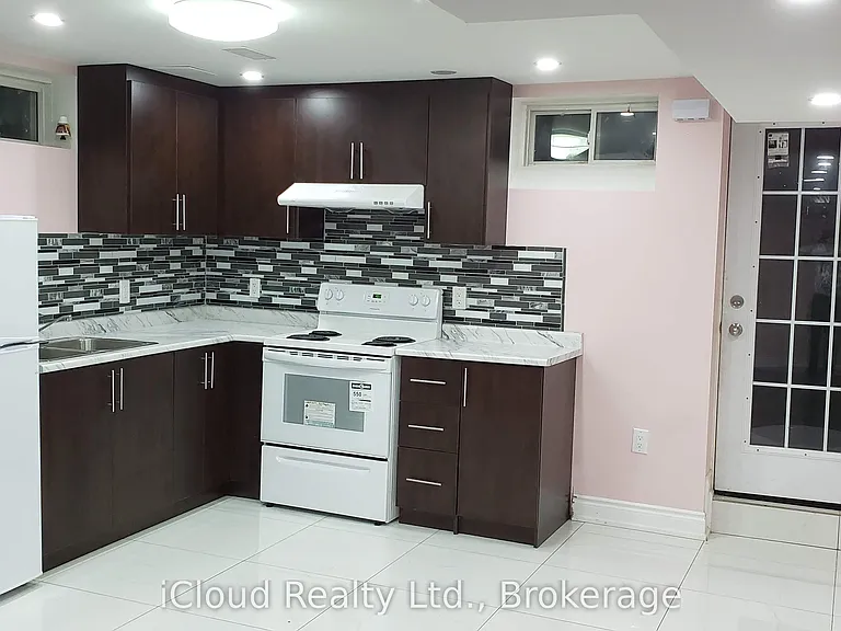 1428 Samuelson Cir #BASEMENT — Photo 2