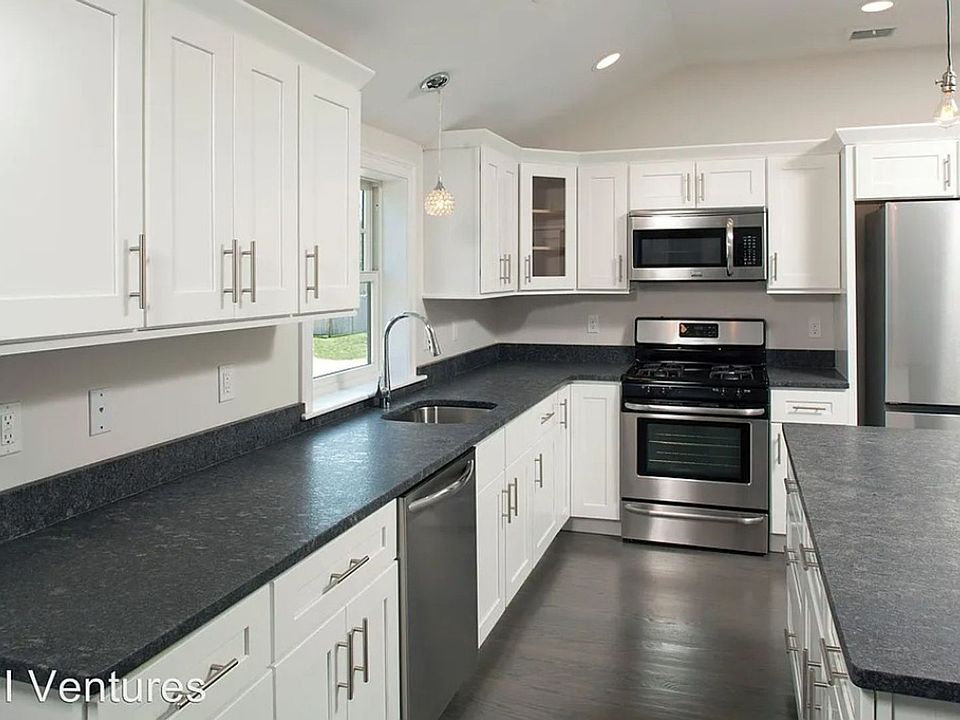 Millbrook Marketplace Apartments Duxbury, MA Zillow