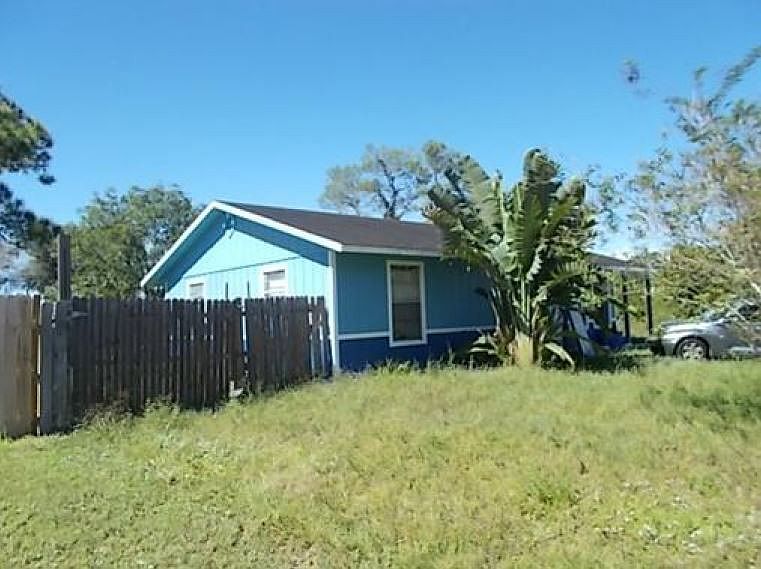 2nd image of 570 Tarr Ave SW