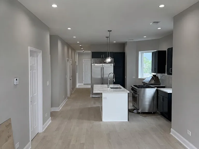 3224 W Hirsch St #3 — Photo 1