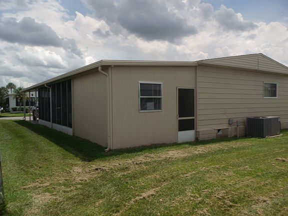 3rd image of 419 Wycliff Ct