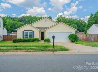 8607 Tweedsmuir Glen Ln, Charlotte, NC 28215