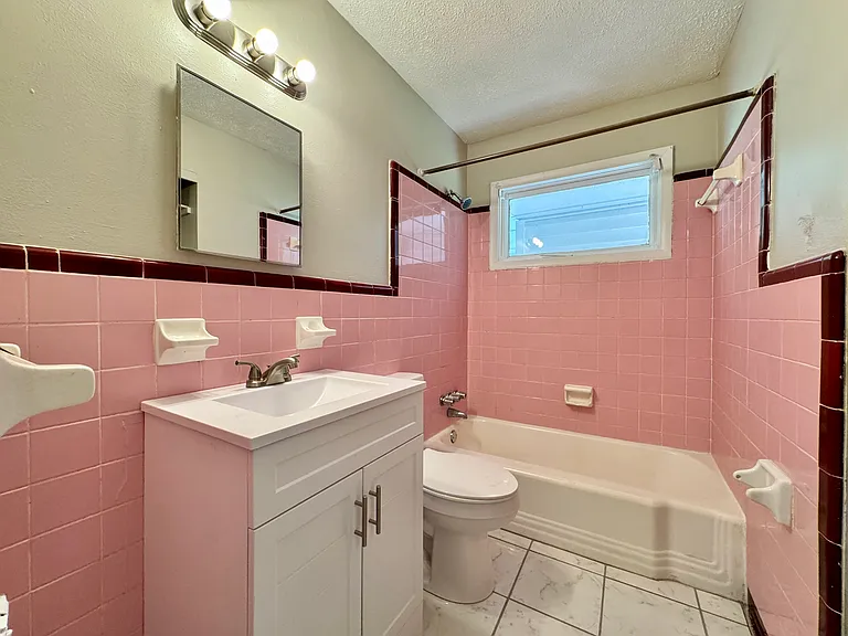 Shared Full Bathroom