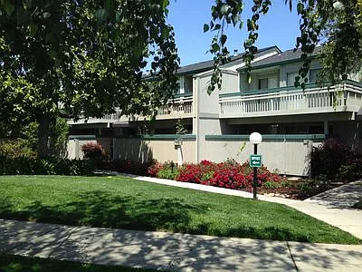 Live Oak Apartments — Photo 129
