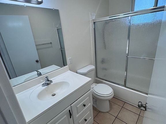 5th image of 1550 Pacific Beach Dr APT 8