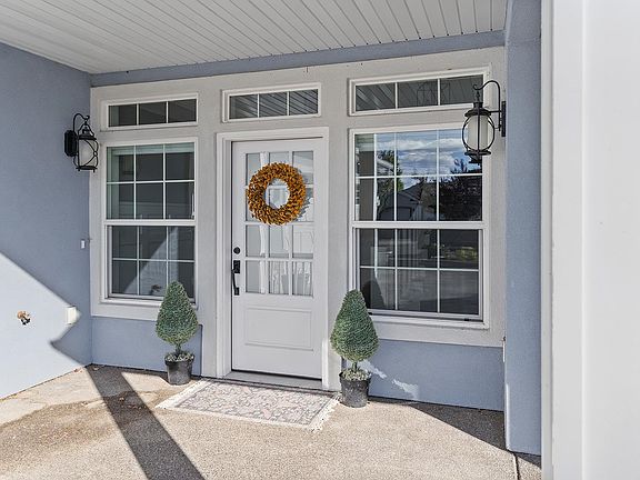 3rd image of 490 Cobble Dr