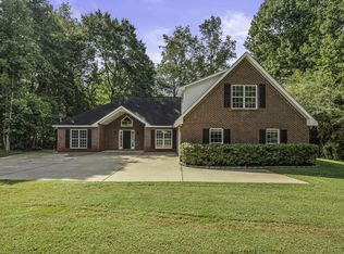 667 Lake Harding Dr, Hamilton, GA 31811
