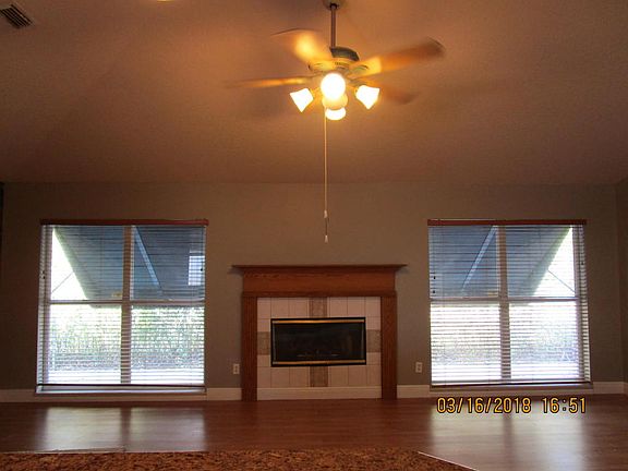 4th image of 1065 SW Abingdon Ave