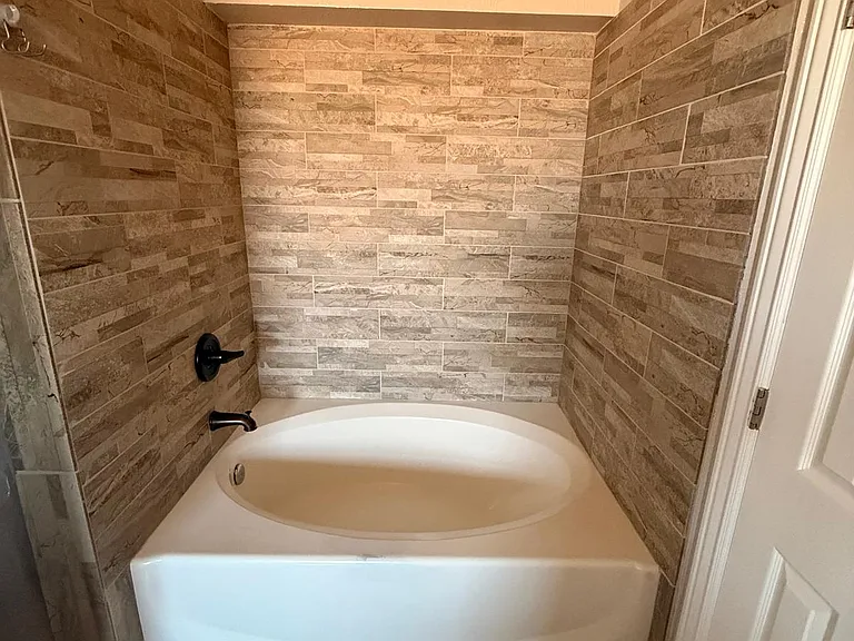 836 Sunset Park Dr — Photo 13