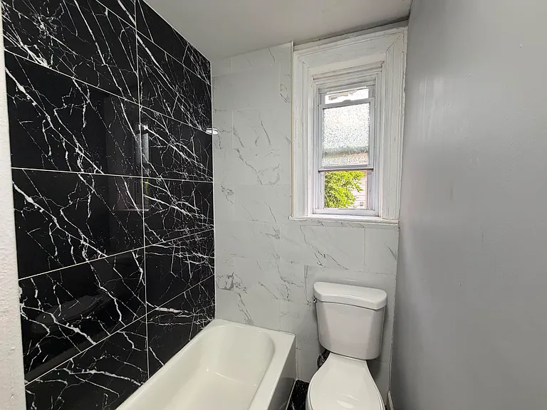 159-161 Hutton St #8 — Photo 5