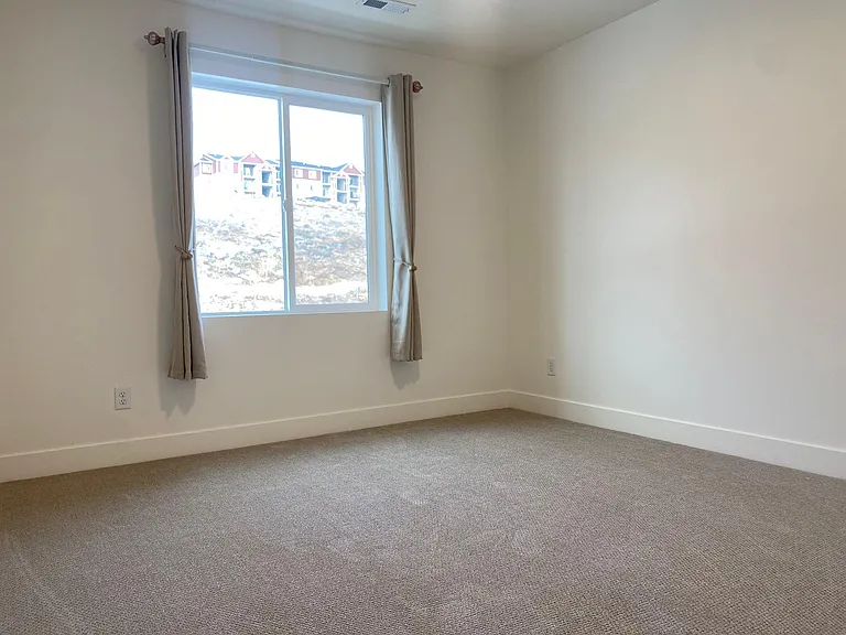 982 W Shadow Brook Ln N — Photo 12