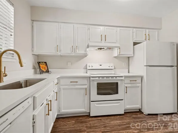 3312 Heathstead Pl, Charlotte, NC 28210