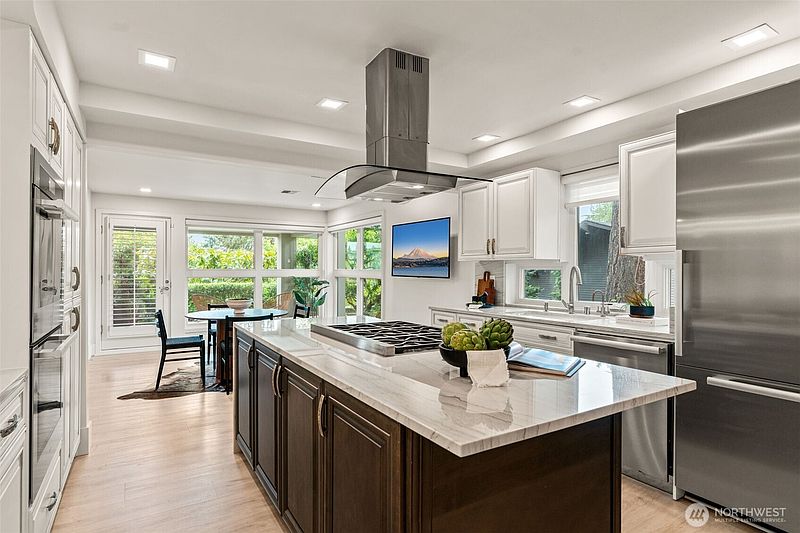 4th image of 101 99th Avenue NE #101