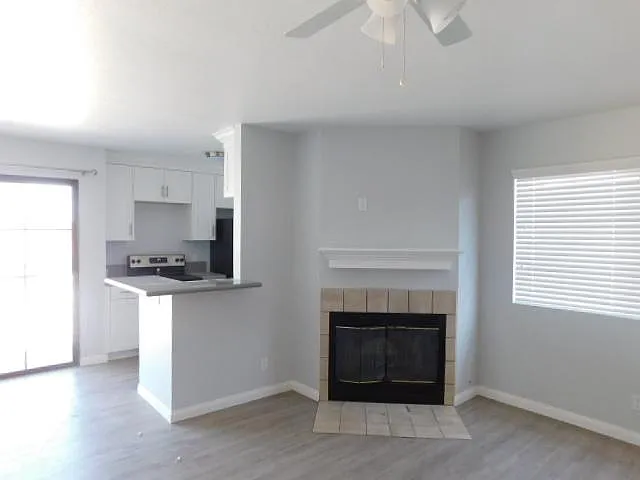 2 bed, 1126 sqft, $2,350 — Photo 2