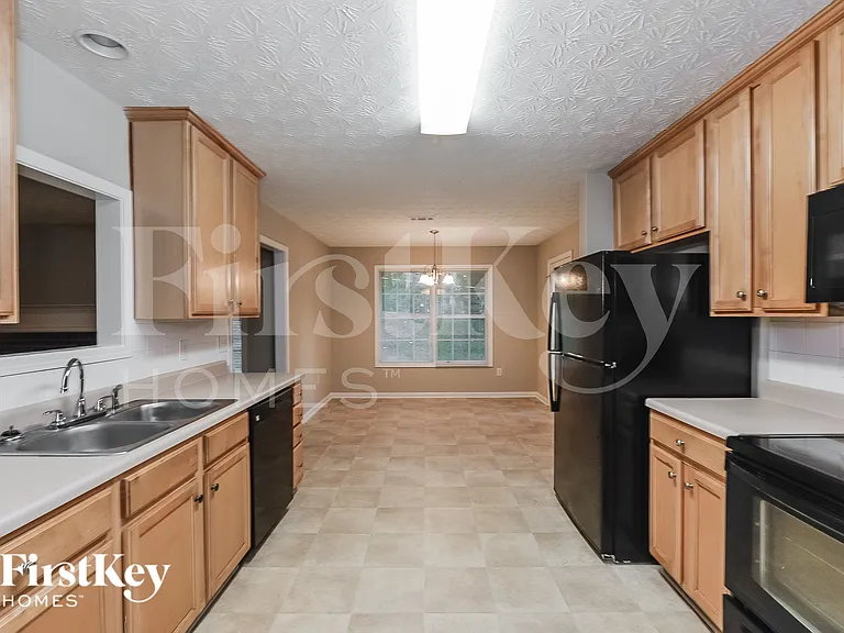 54 Windcrest Dr — Photo 6