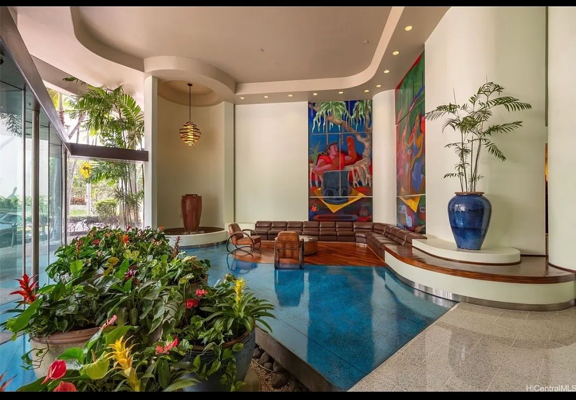 2 bed, 1014 sqft, $2,700 — Photo 2