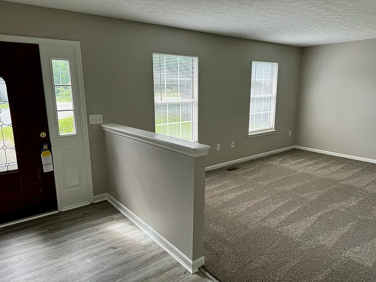 905 Ferncliff Ct — Photo 8