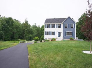 14 Lincoln Ln, Chester, NH 03036
