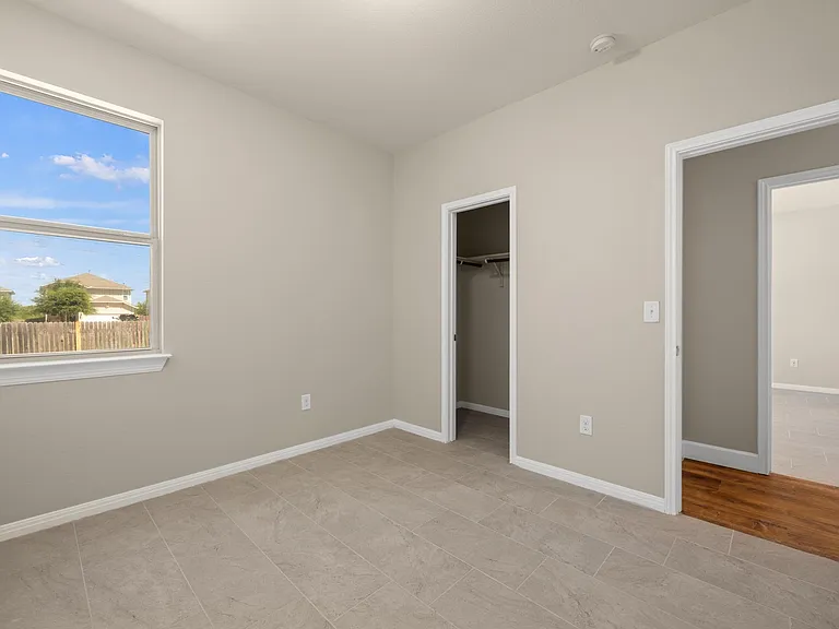 374 Triumph Rd — Photo 20