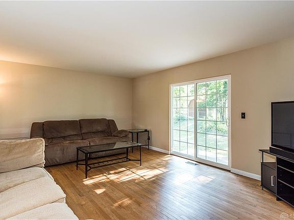 3rd image of 5814 Twin Pine Ln
