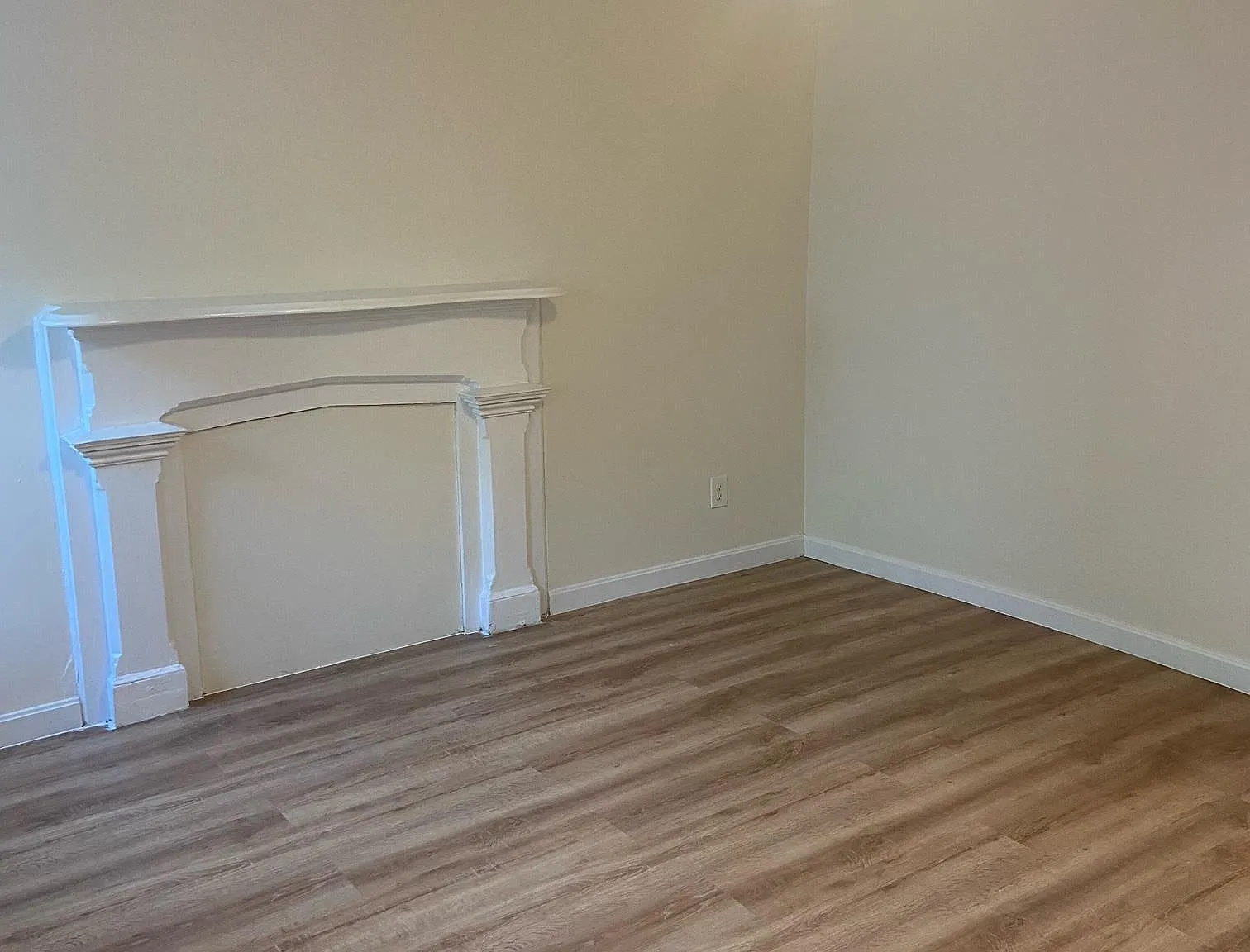 3 bed, $1,600 — Photo 2