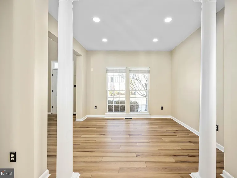 9320 Birch Cliff Dr — Photo 5