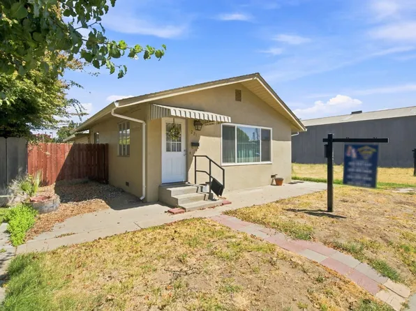 221 W 1st St, Ripon, CA 95366