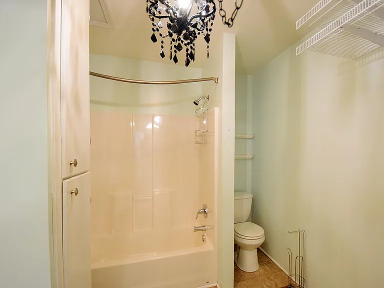 524 Pearl St — Photo 11