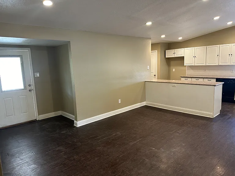 4132 Logan St — Photo 10