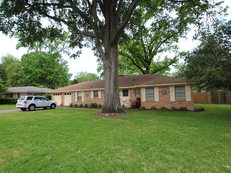 3012 Tower Dr — Photo 1