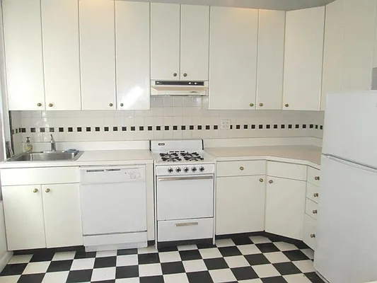 Rented by Keller Williams NYC | media 31