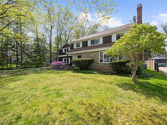 3rd image of 1132 Brainard Rd