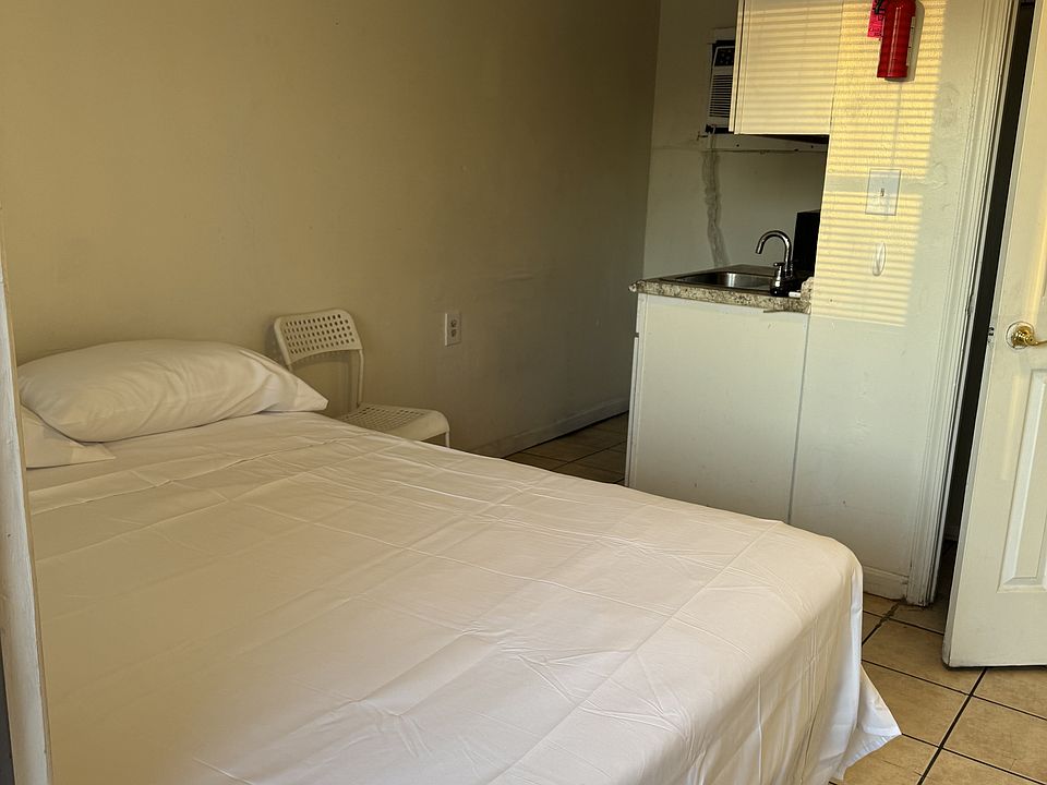 1st image of 3803 Glenwood Ave #9