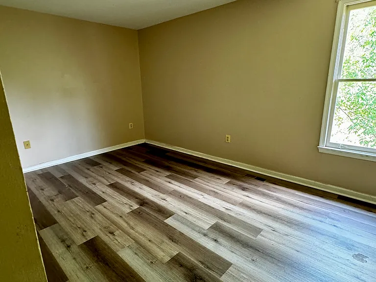 388 Sunset St — Photo 9