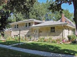 300 N Main St, Mount Prospect, IL 60056