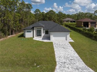 1110 Oak Ave, Lehigh Acres, FL 33972