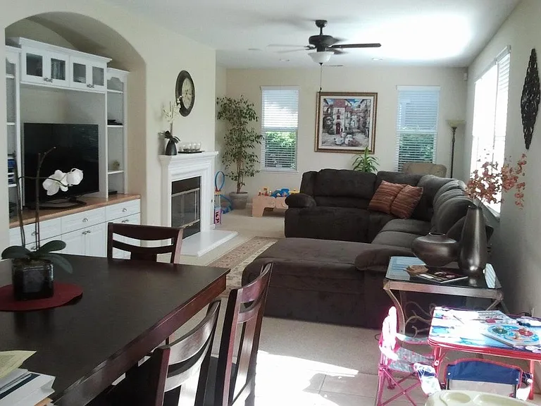 2372 Saint Augustine Dr — Photo 2