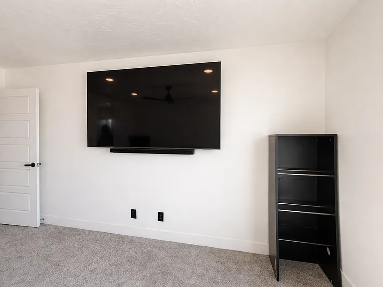 543 S Stewart Creek Cv — Photo 26