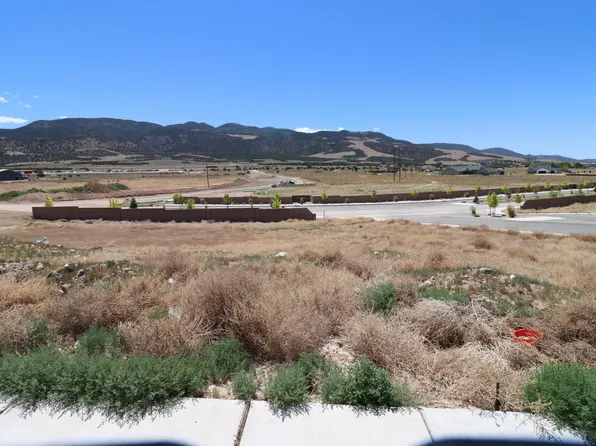 5268 N Pinnacle Dr, Enoch, UT 84721