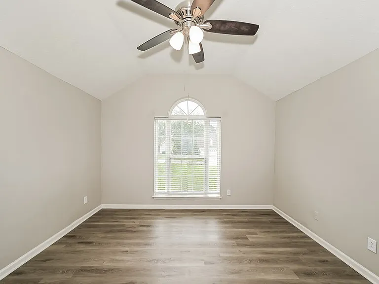 416 Lake Forest Dr — Photo 9