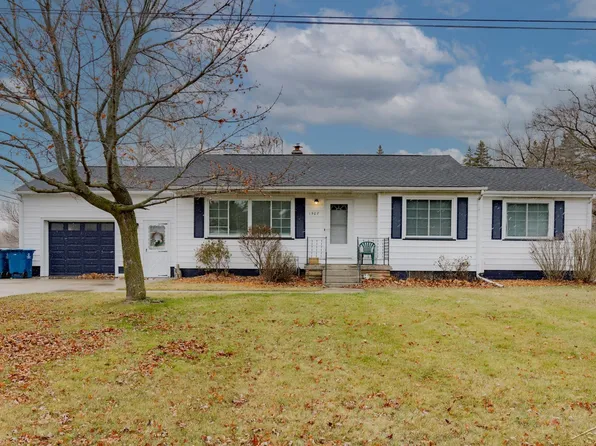 1507 Saint Marys Ct, Essexville, MI 48732