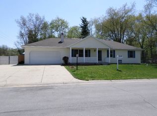 19024 Pelican Cove Ct, South Bend, IN 46637