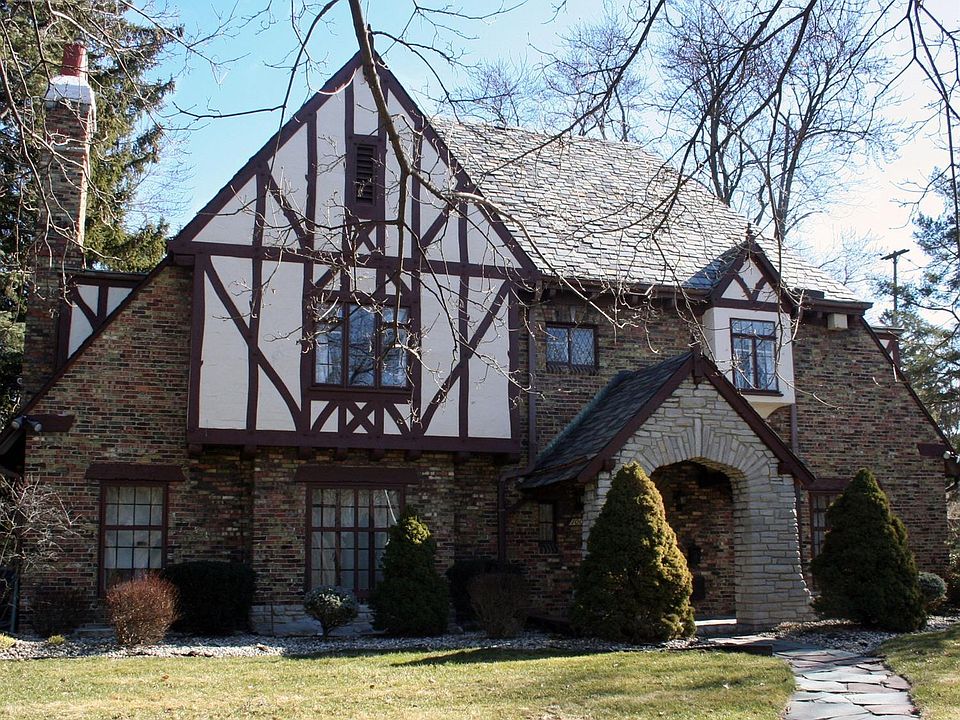 1st image of 1001 Woodlawn Park Dr