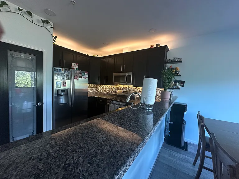 1001 King Way — Photo 7