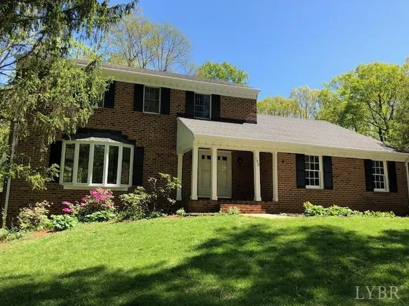 102 Berkley Pl, Forest, VA 24551