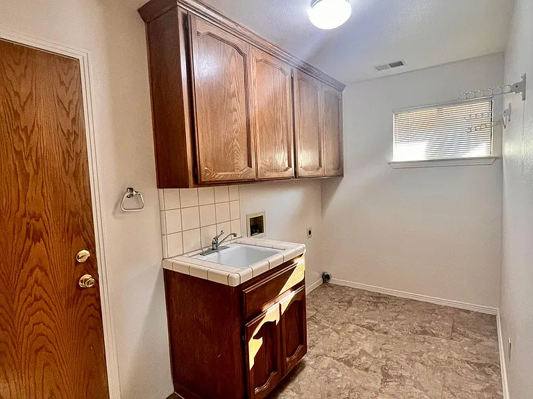 4830 E Indianapolis Ave — Photo 22